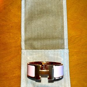 Hermes Clic Clac H Bracelet.Light pink color.New with the box.